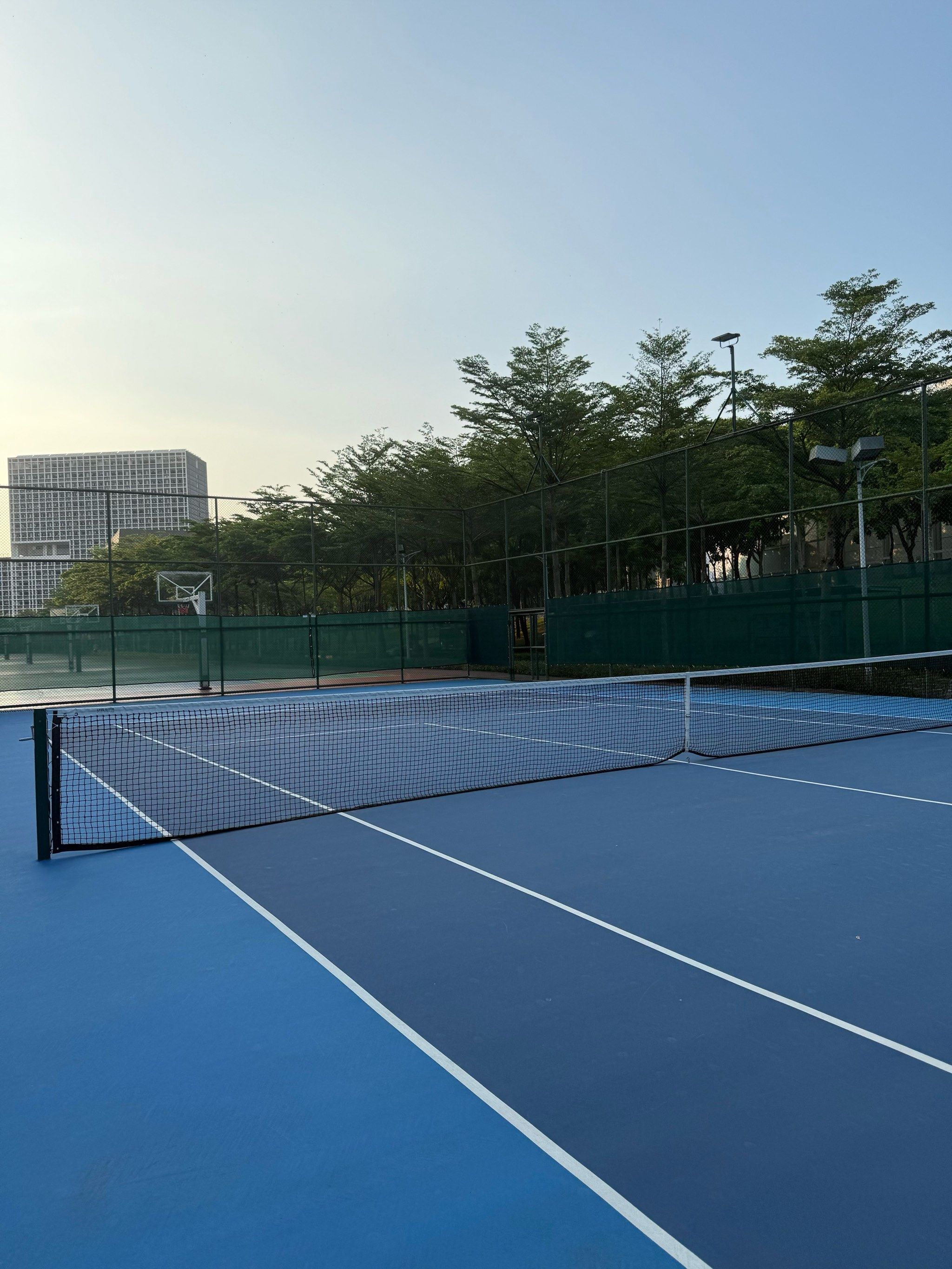 员因伤缺席 员因伤缺席