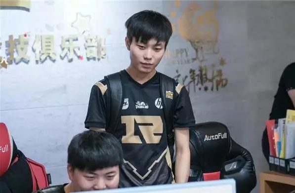 反超的拉扯 反超的拉扯